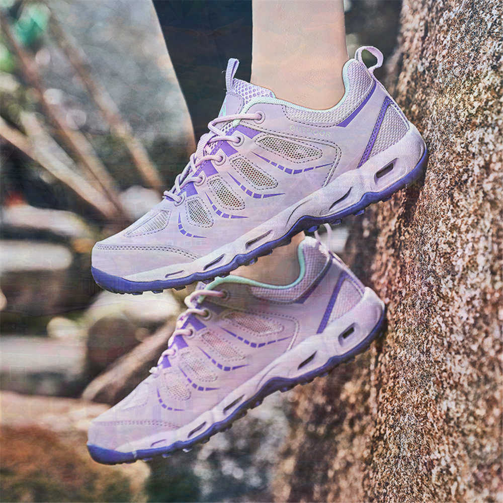 Sumer Round Tip Silver Sneaker - Office Tech Gift Ideas 评论和价格